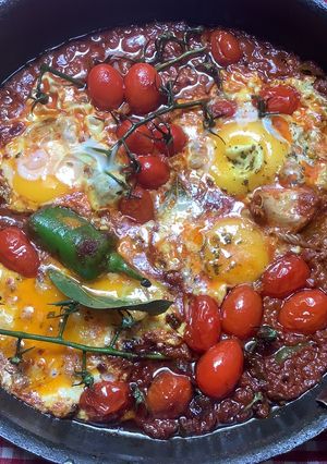 Une photo de Ojja 🥚🍅 tunisienne aux œufs 🪺🌶️
