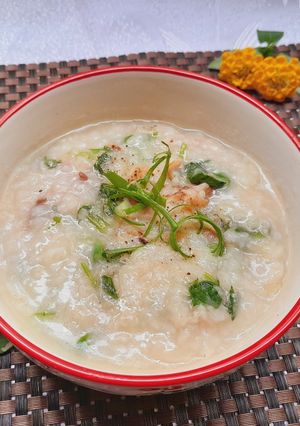 Hình của món Cháo vịt cải bó xôi.