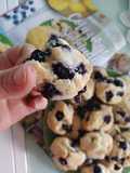 Biscotti morbidi con mirtilli e limone