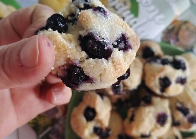 Biscotti morbidi con mirtilli e limone