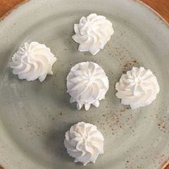 A picture of Whip Cream.