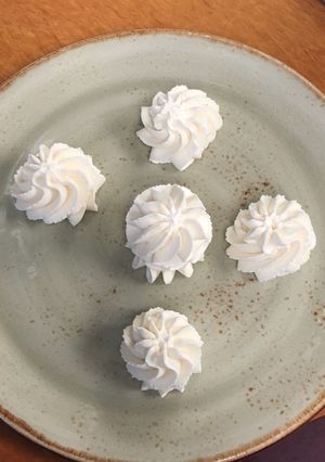 A picture of Whip Cream.