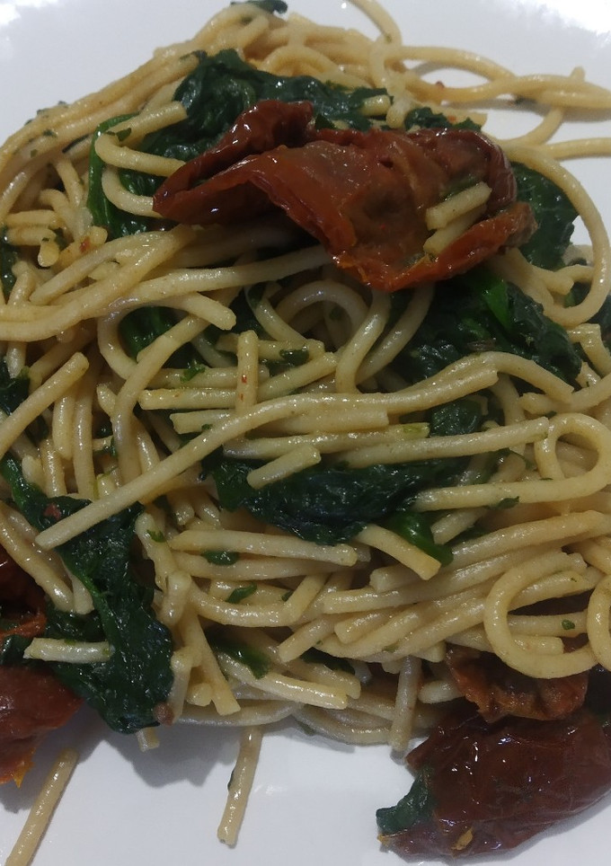 Una foto de Spaghetti con tomates secos