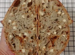 Foto resep Moringa Wijen Jinten Hitam Chili Flakes Cheese Sourdough Bread (Open Bake Method)