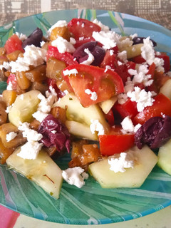 Una foto de Ensalada con berenjena y feta