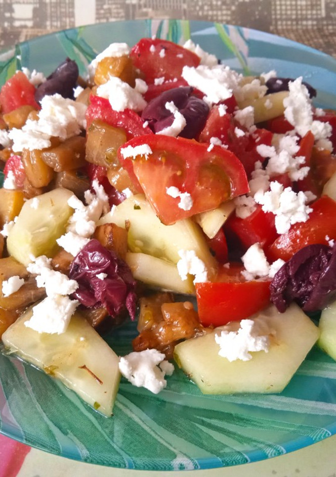 Una foto de Ensalada con berenjena y feta