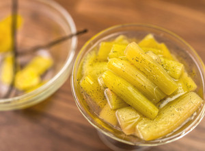 Vaníliás rebarbarakompót recept fotója