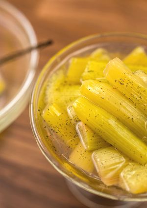 Vaníliás rebarbarakompót recept fotója