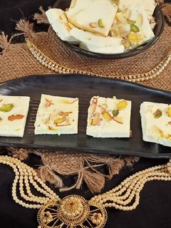બરી (Bari Recipe In Gujarati) રેસીપી મુખ્ય ફોટો