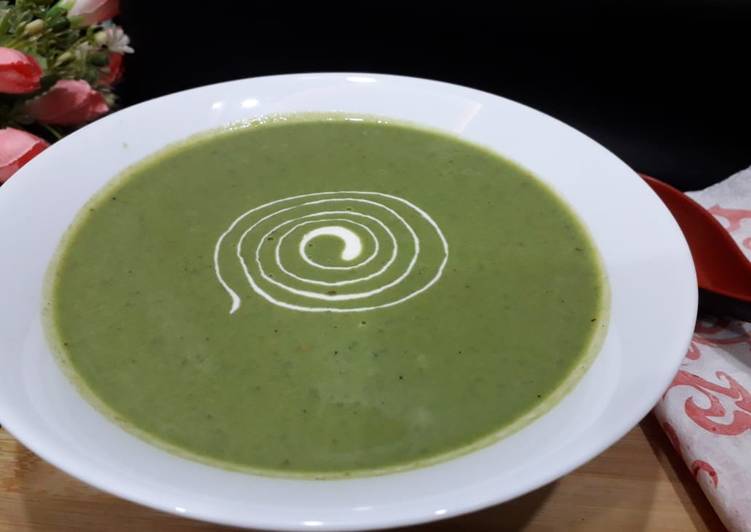 Simple Way to Prepare Ultimate Palak peas creamy soup