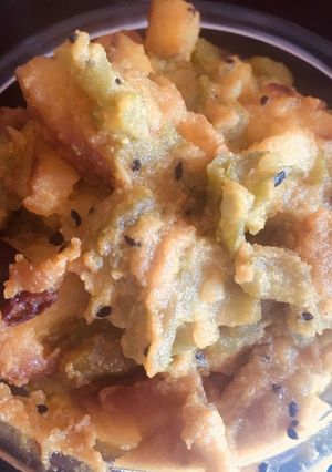 A picture of Aloo posto.