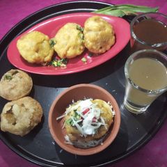 A picture of Panipuri pakoda.