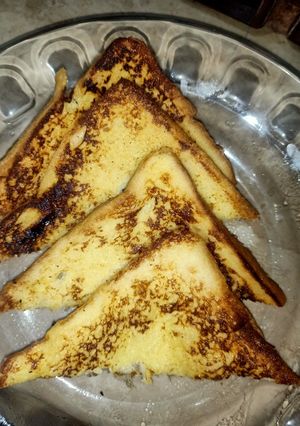 A picture of French toast.