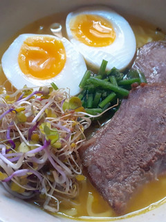 Una foto de Ramen Instantáneo (ラーメン)