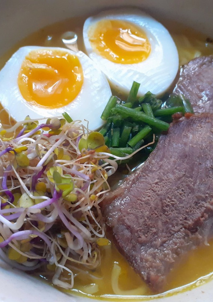 Una foto de Ramen Instantáneo (ラーメン)