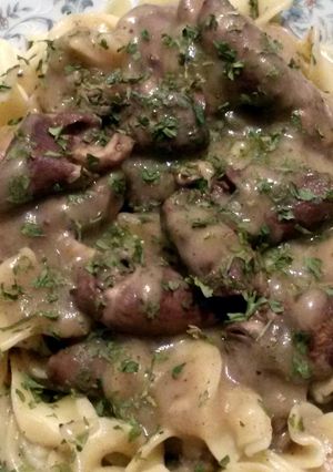A picture of Chicken hearts and gravy.