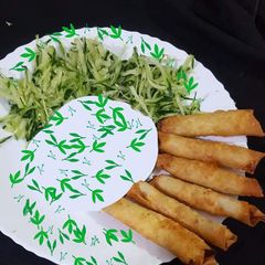 A picture of Veg n chick roll.