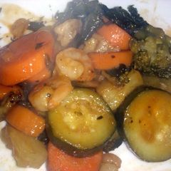 A picture of Pineapple honey shrimp and veggies.