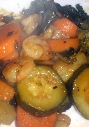 A picture of Pineapple honey shrimp and veggies.