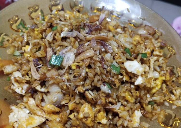 Langkah Mudah untuk Menyiapkan Pork Fried Rice (Nasi goreng Siobak), Menggugah Selera