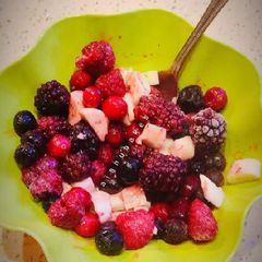 A picture of Very Berry Salad.