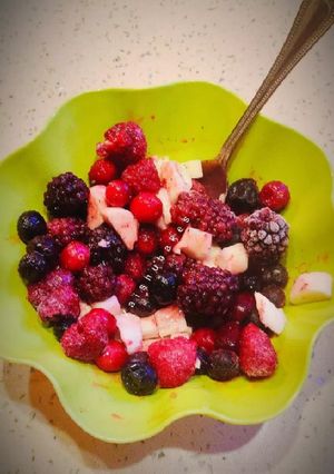 A picture of Very Berry Salad.