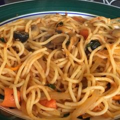 A picture of Neapolitan spaghetti.