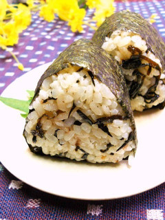 A picture of Rice Ball with Plum and Hijiki Seaweed.