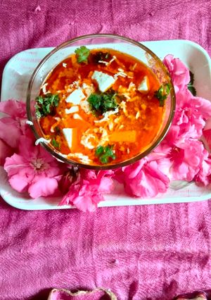 A picture of Yummy and Tasty Malai Paneer with tomato.