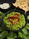Double tadka lahsuni Palak khichdi