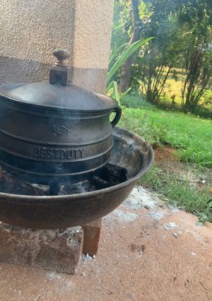 A picture of Oxtail Potjie.