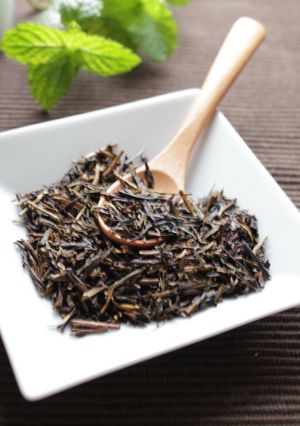 A picture of Hoji-cha (Roasted Green Tea).