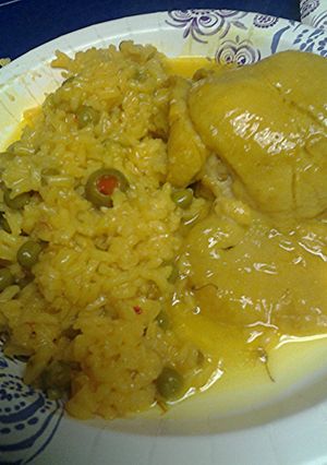 A picture of Golden drunken chicken.