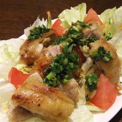 A picture of Crispy Chicken in Green Onion Sauce.