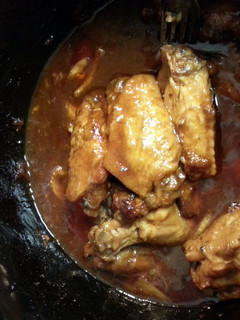 A picture of Crock pot bbq chicken.