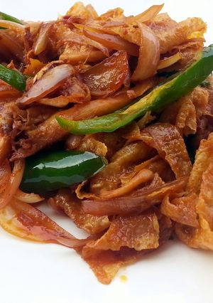 A picture of Spicy Mushroom And Beancurd Skin.