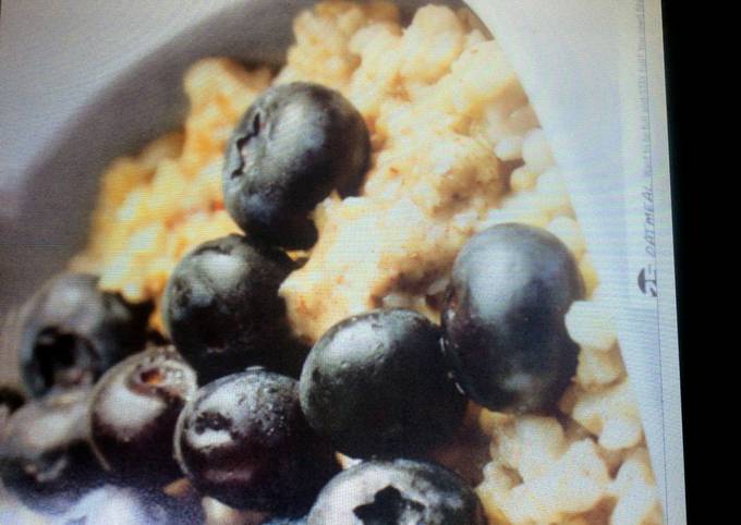 Almond Butter And Blueberry Oatmeal