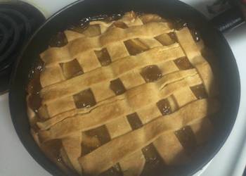 How to Make Appetizing Lattice Apple Pie