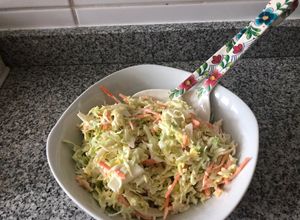 Una foto de Ensalada de repollo coleslaw