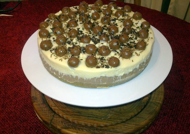 Recipe of Perfect malteser chocolate cheesecak