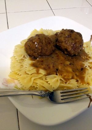 A picture of Polish Meatballs and Gravy.