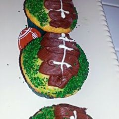 A picture of Game Day Football Cupcakes.