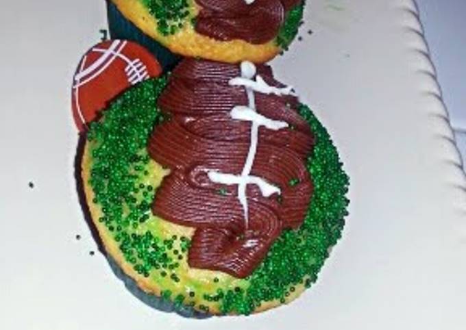 Game Day Football Cupcakes