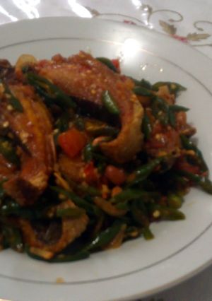 A picture of Stingray with Spicy Soyben Fermented Sauce.