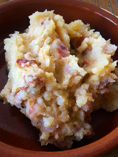 Una foto de Patatas revolconas