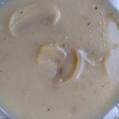 A picture of Mushroom Soup.