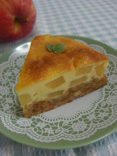 A picture of Cheesecake With Apples.