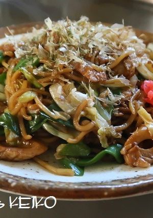 A picture of Delicious Yakisoba with Powdered Sauce.