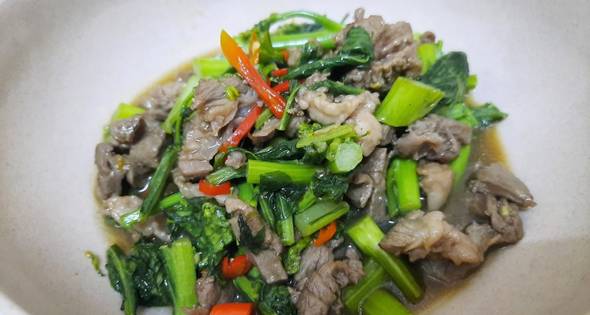 ผัดผักกวางตุ้งเนื้อ
