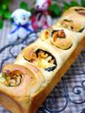 Japanese-style Bread with Pollack Roe, Seaweed, Cheese, and Chikuwa